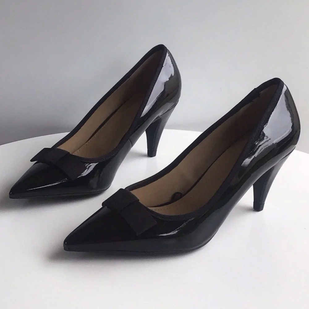 Zara black pointy bow patent heels
